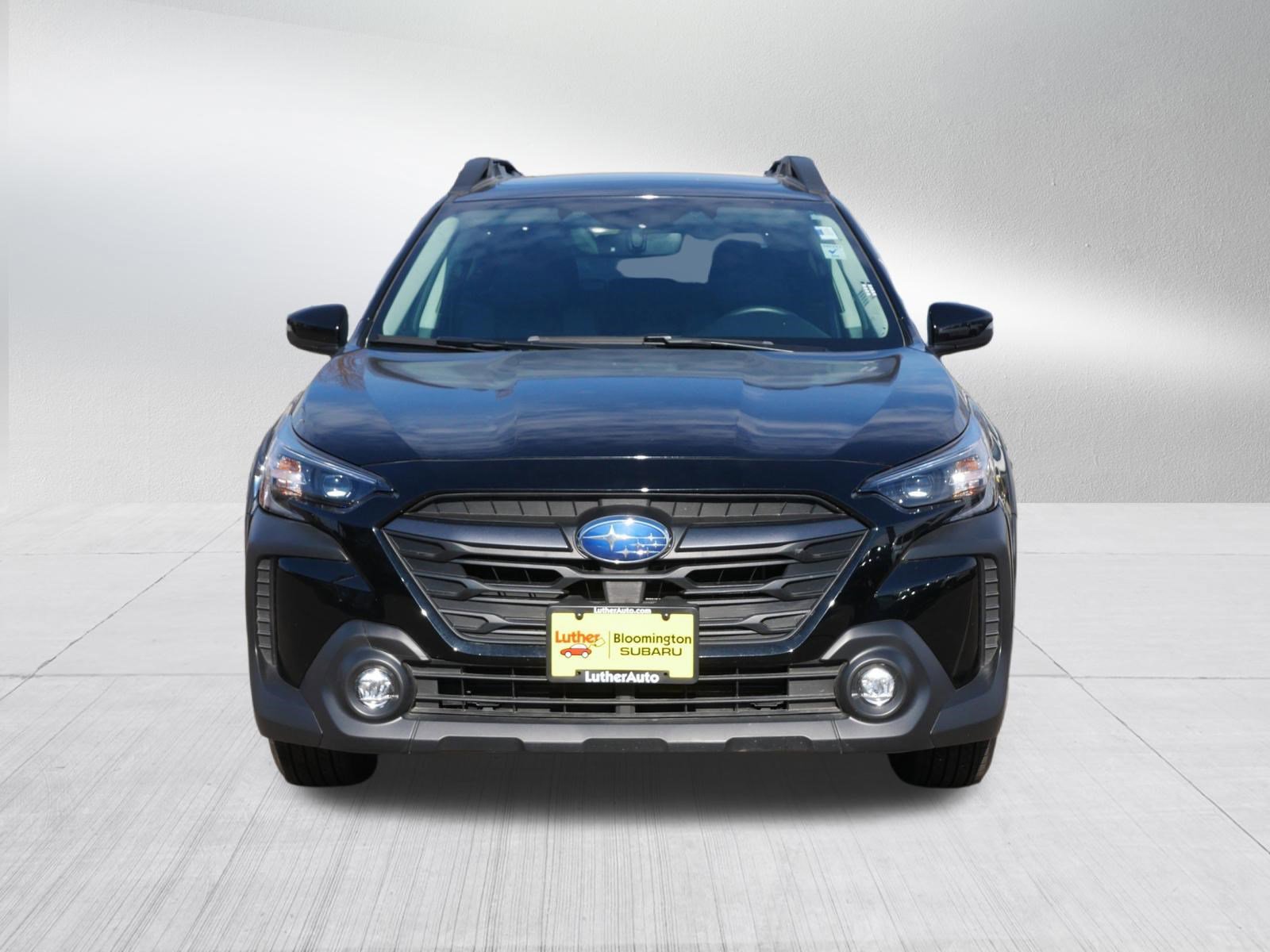 Used 2025 Subaru Outback Onyx Edition AWD/4WD image 2