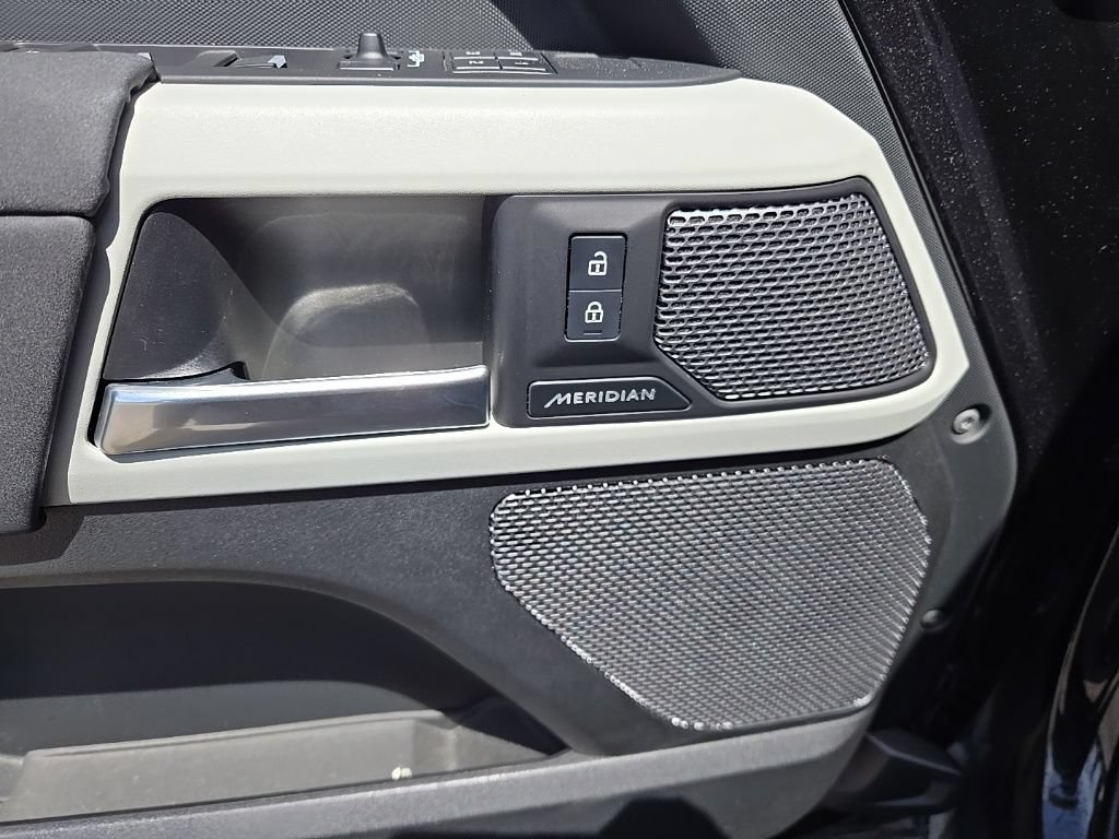 Used 2023 Land Rover Defender 110 S AWD/4WD image 19
