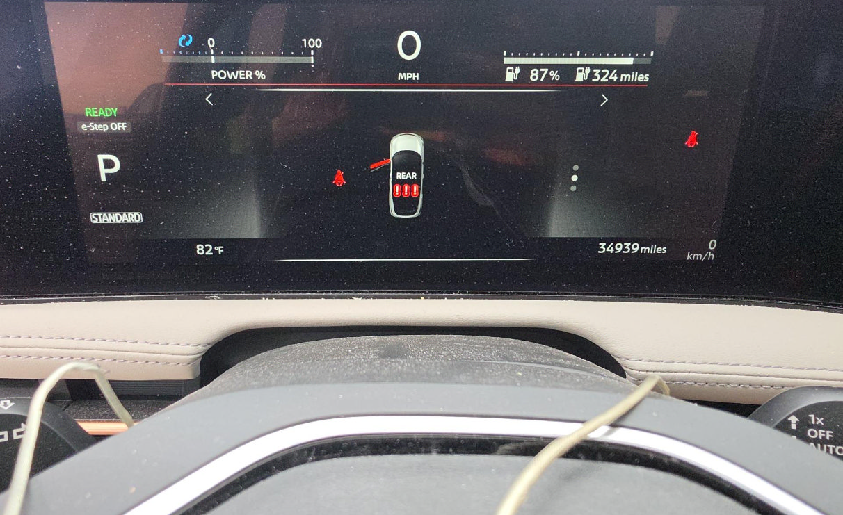Used 2024 Nissan Ariya AWD image 13