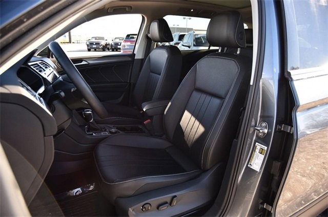 Certified 2022 Volkswagen Tiguan SE image 18