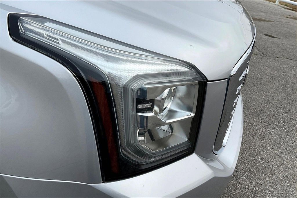 Used 2019 GMC Yukon XL SLT w/ Premium Edition image 32