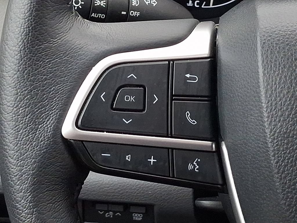Used 2024 Toyota Sienna XLE w/ XLE Plus Package AWD/4WD image 23