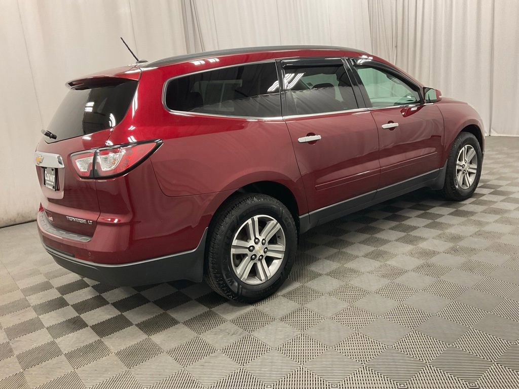 Used 2015 Chevrolet Traverse LT image 3