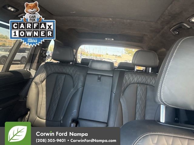 Used 2025 BMW X7 M60i AWD/4WD image 16