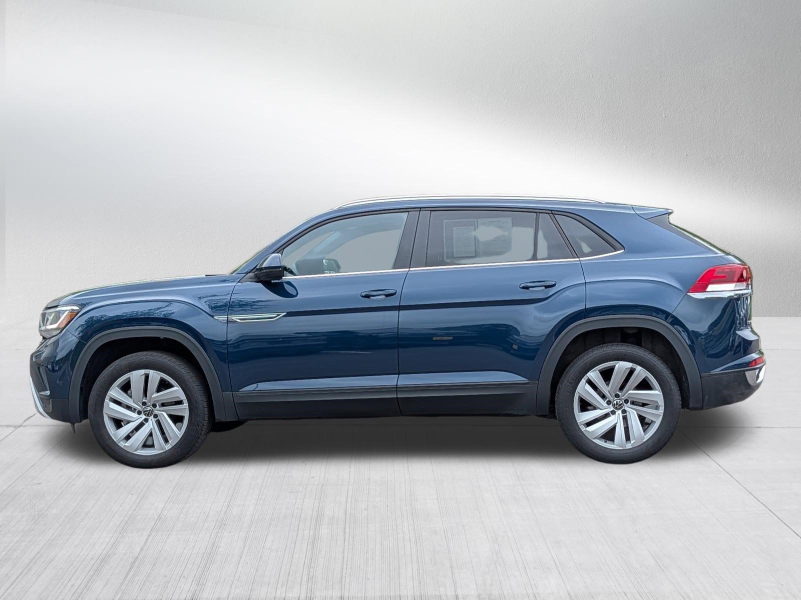 Certified 2023 Volkswagen Atlas Cross Sport SE w/ Panoramic Sunroof Package AWD/4WD image 4