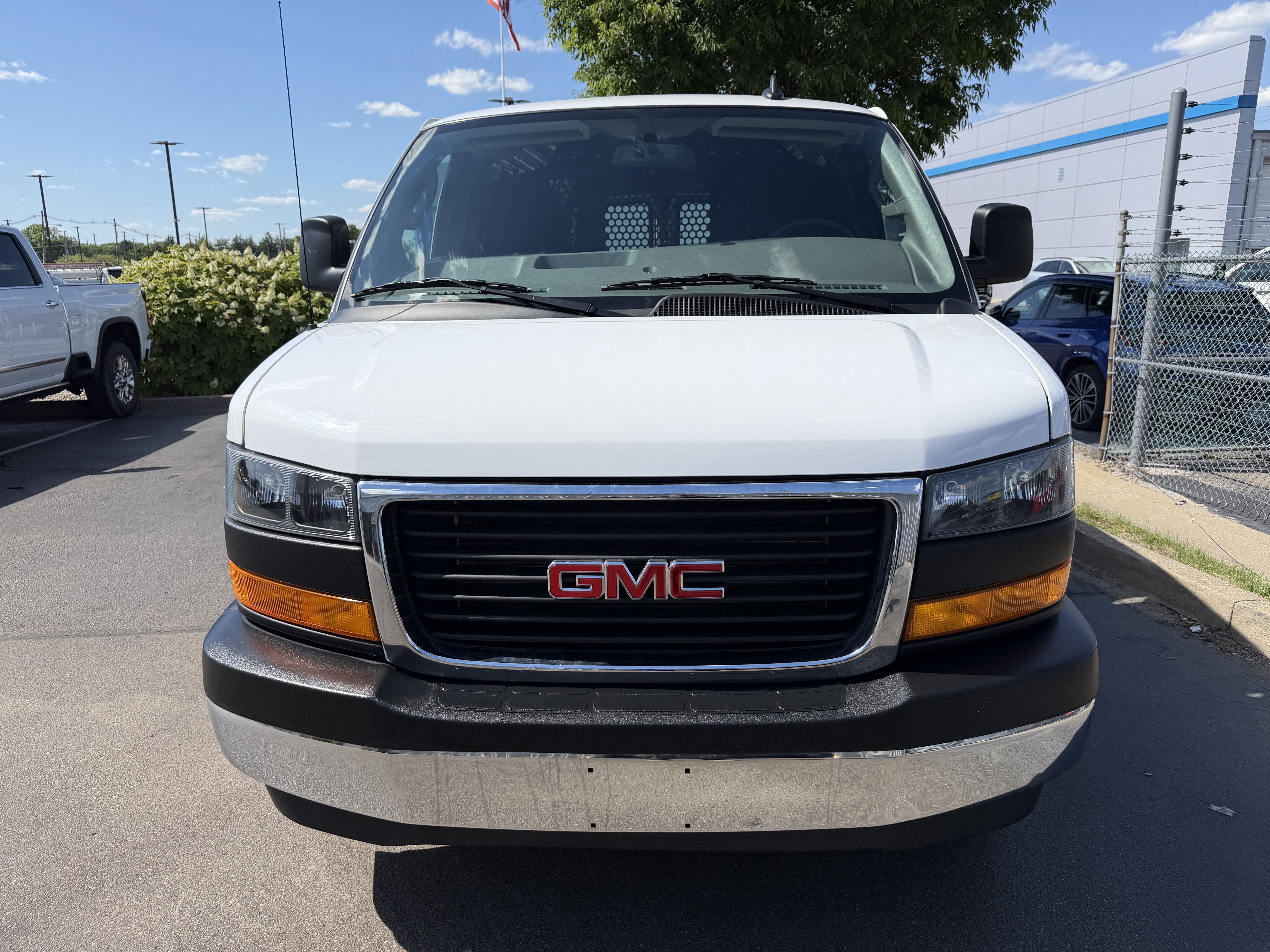 Used 2024 GMC Savana 2500 w/ Driver Convenience Package RWD image 3
