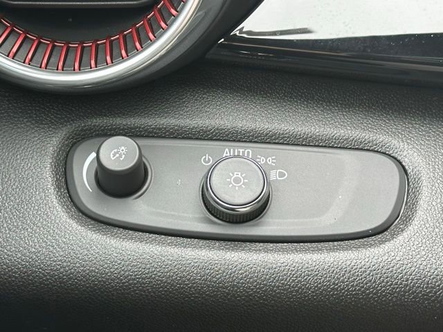 Used 2025 Chevrolet Trax RS w/ Driver Confidence Package image 25