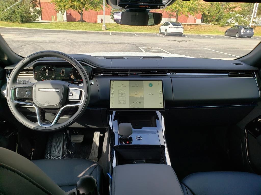 New 2025 Land Rover Range Rover Sport SE image 13