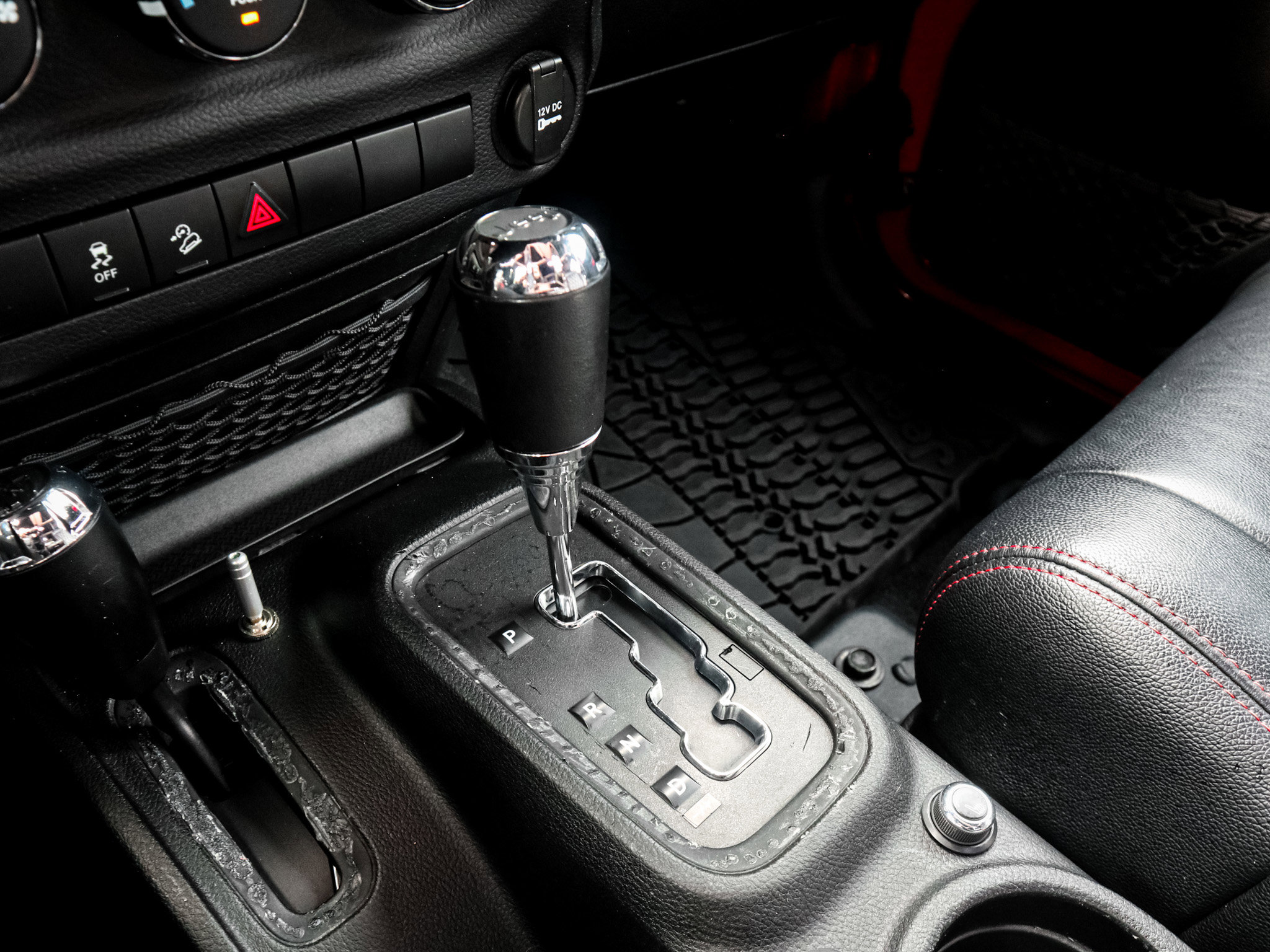 Used 2012 Jeep Wrangler Unlimited Sport AWD/4WD image 26