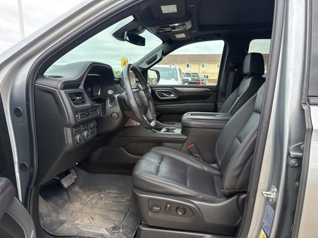 Used 2024 Chevrolet Suburban RST w/ Luxury Package AWD/4WD image 9