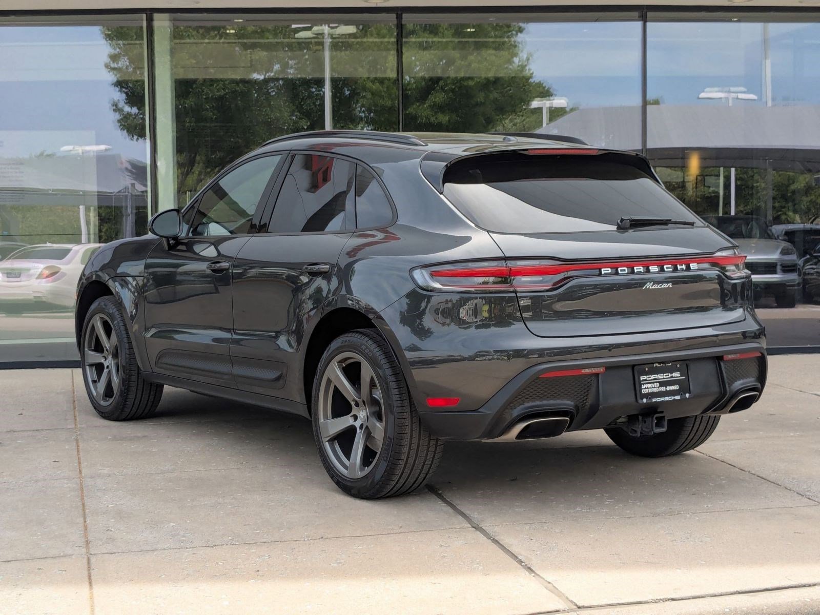 Certified 2026 Porsche Macan AWD/4WD video 3