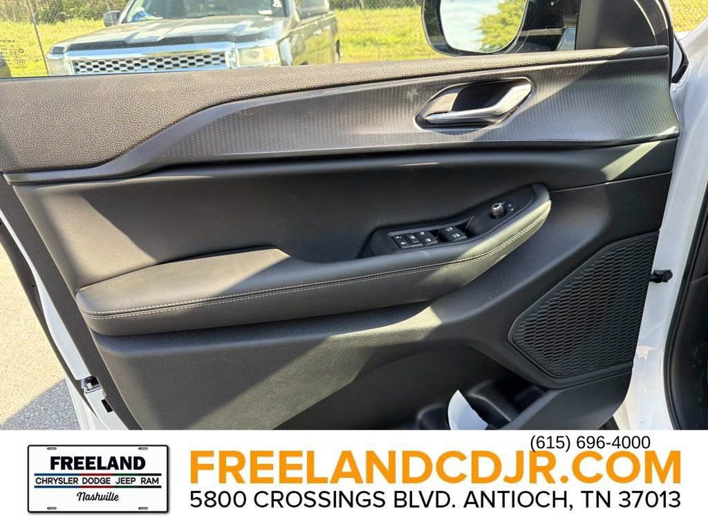 New 2025 Jeep Grand Cherokee 4WD image 19