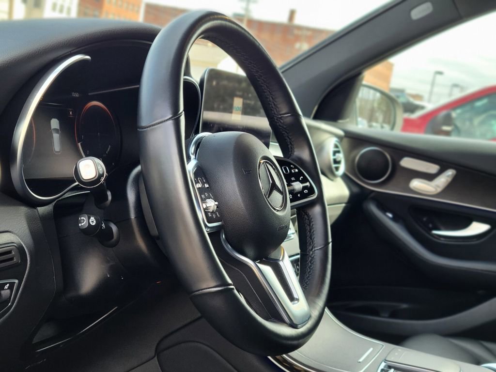 Certified 2022 Mercedes-Benz GLC 300 4MATIC image 17