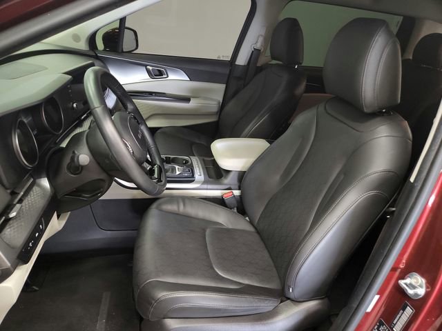 Used 2023 Kia Carnival LX FWD image 18