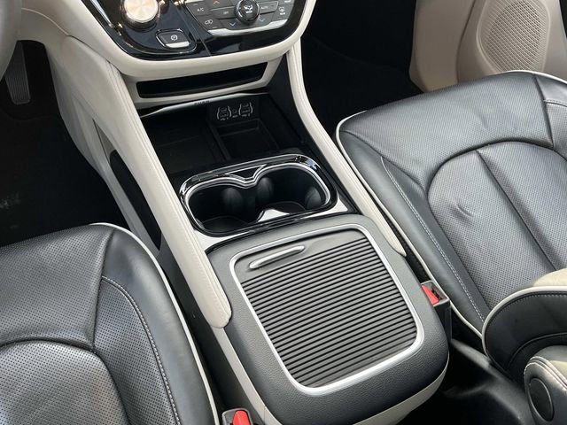 Used 2024 Chrysler Pacifica Limited image 14