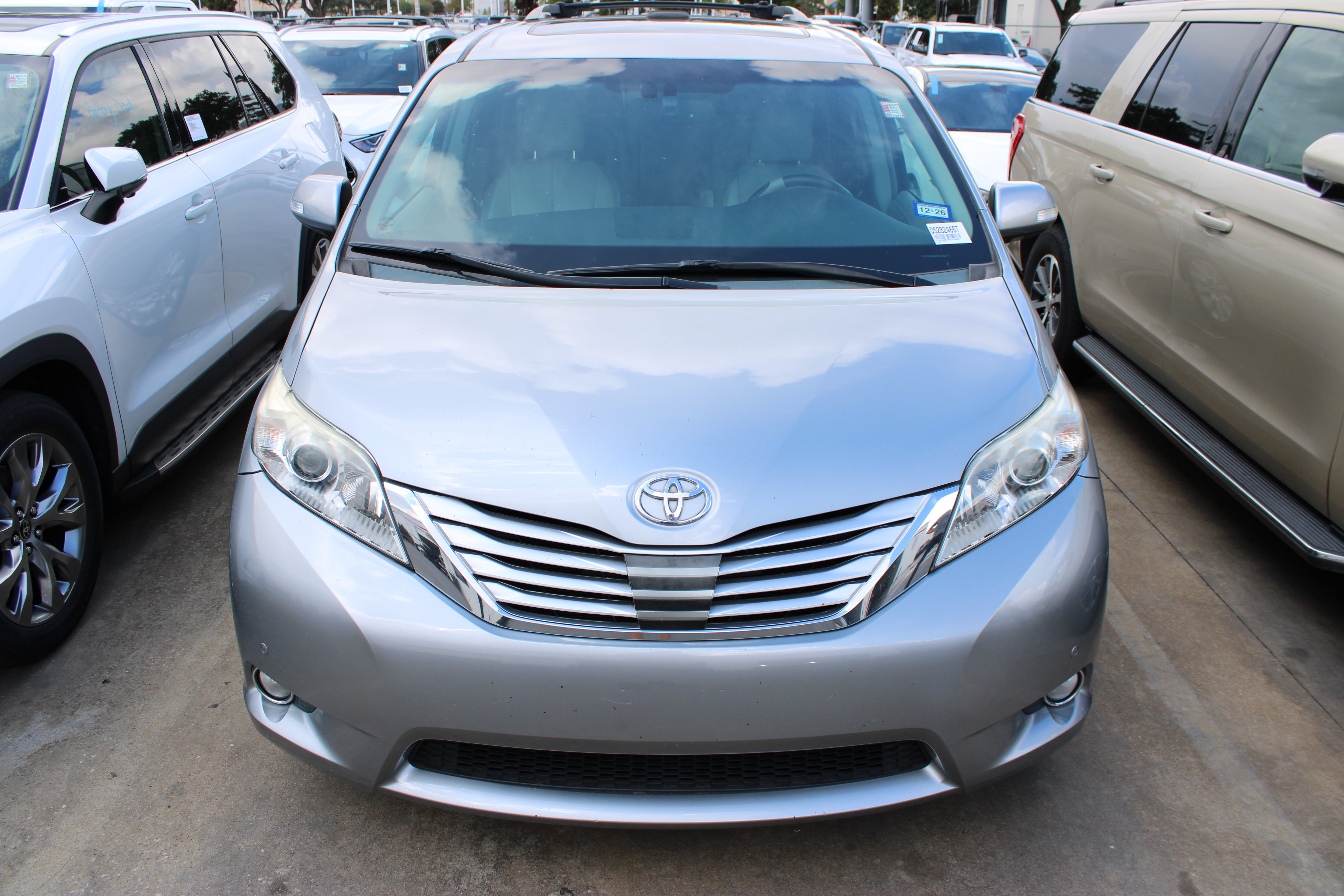 Used 2013 Toyota Sienna Limited w/ Advanced Technology Pkg FWD image 3