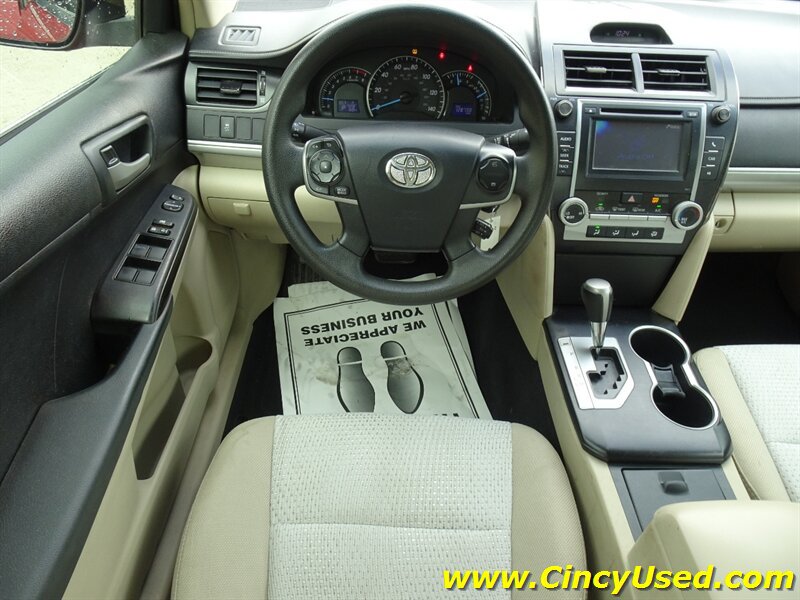 Used 2012 Toyota Camry LE FWD image 10
