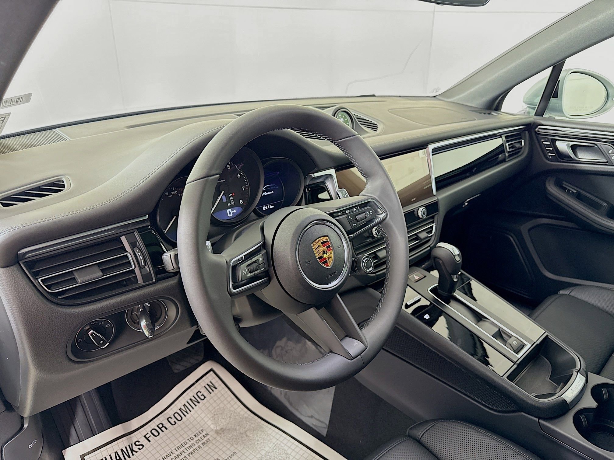 Certified 2026 Porsche Macan image 4