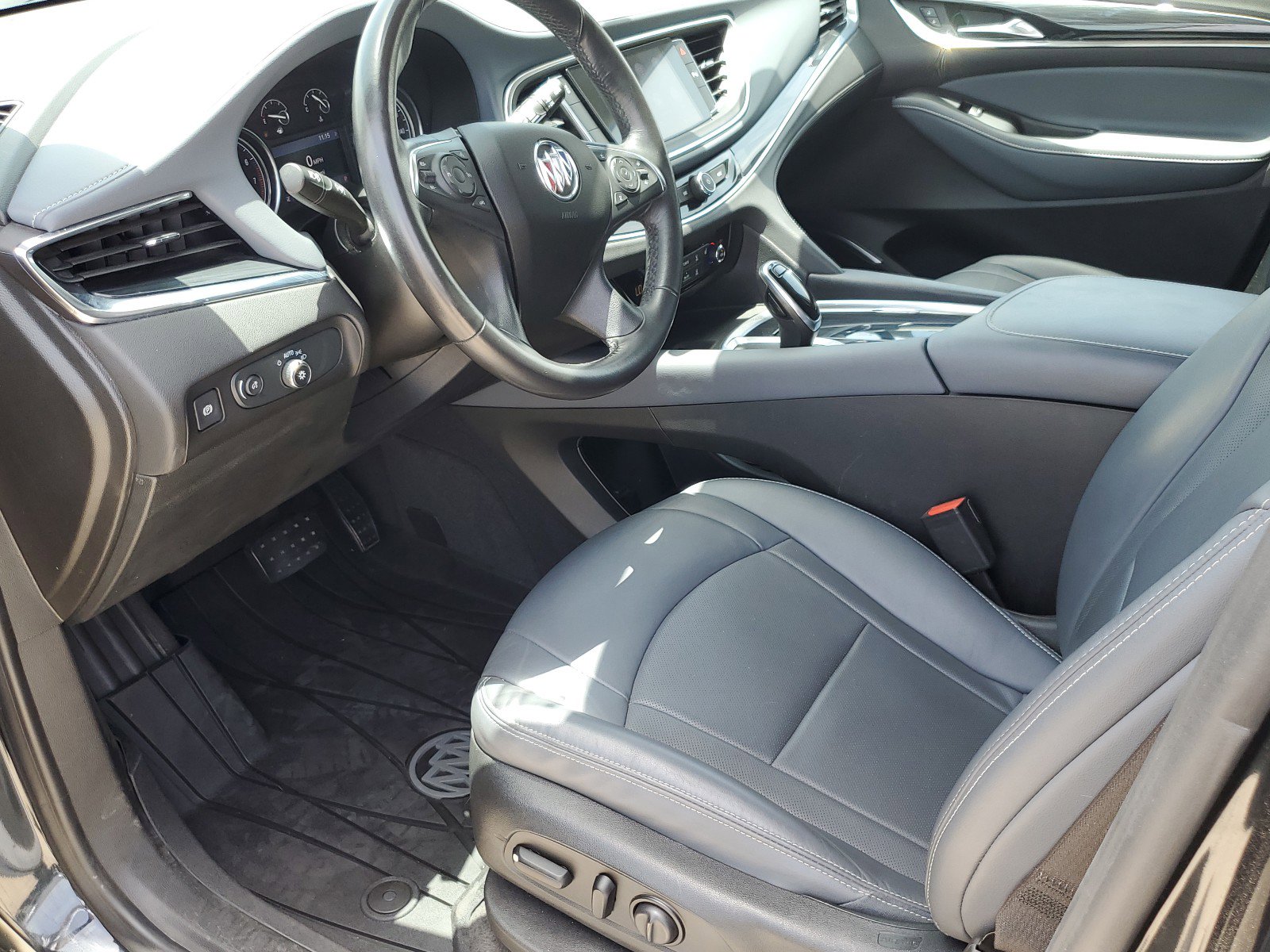 Used 2020 Buick Enclave Essence image 15