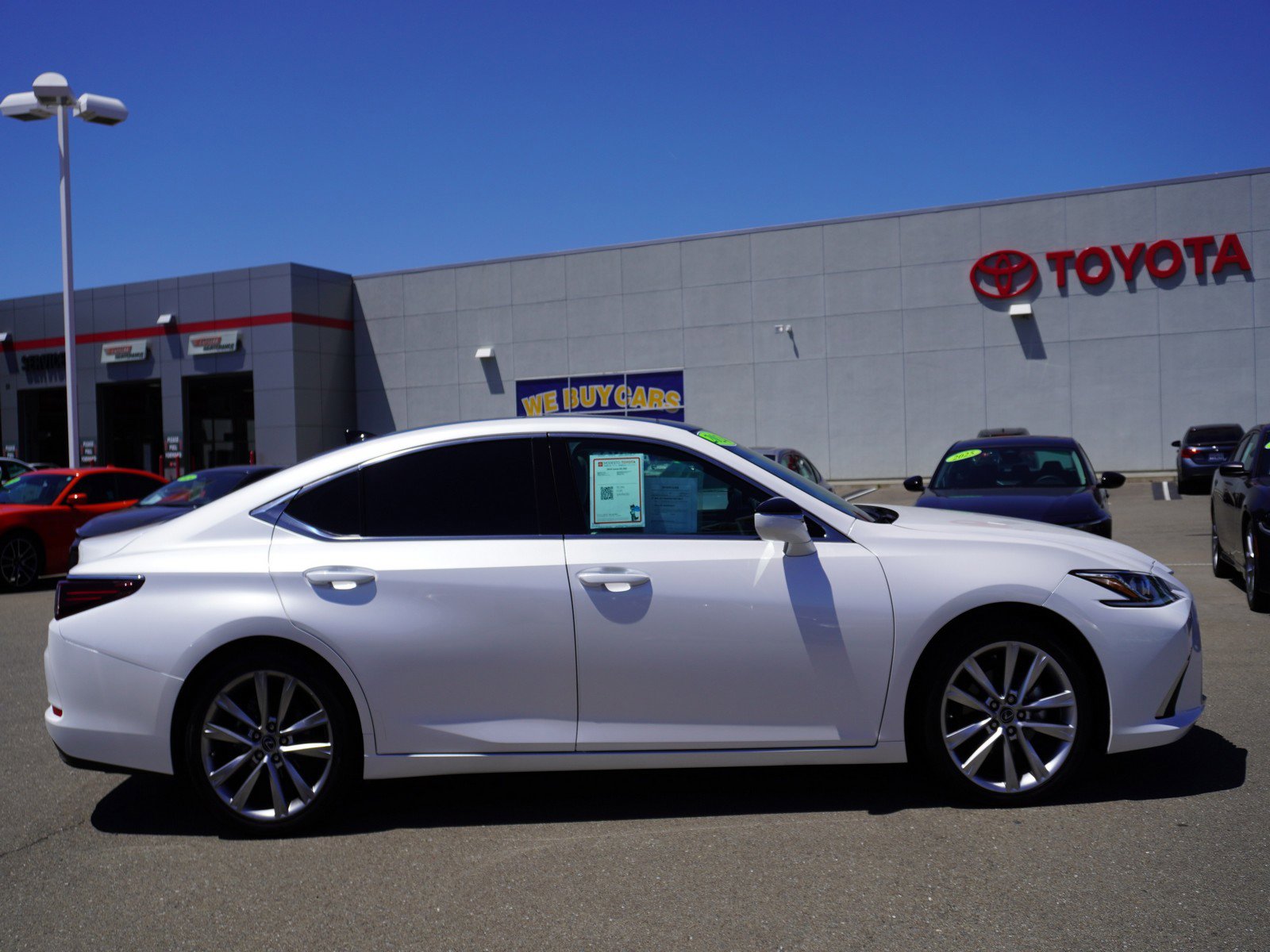 Used 2024 Lexus ES 350 w/ Premium Package FWD image 4