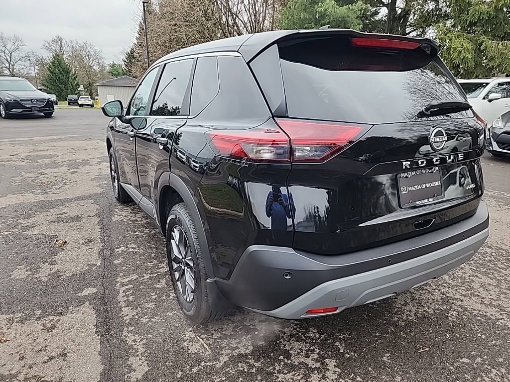 Used 2023 Nissan Rogue S image 7