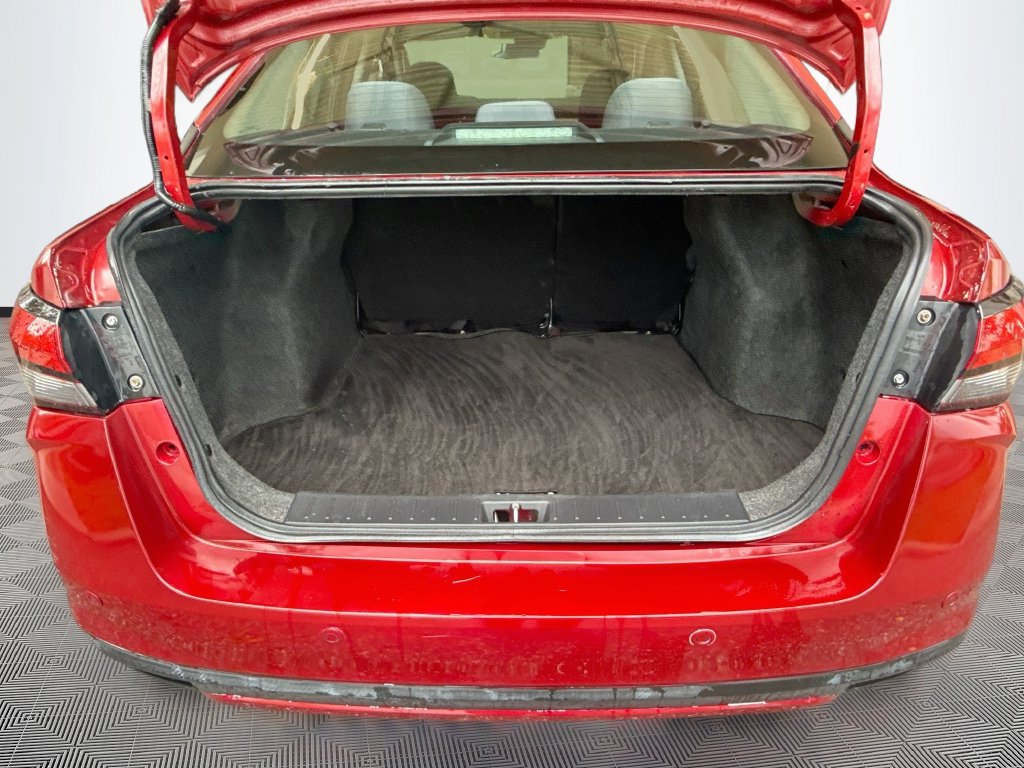 Used 2022 Nissan Versa SV FWD image 26