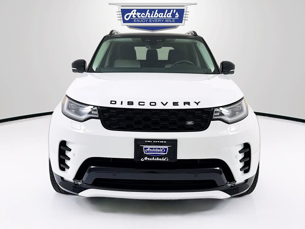 Used 2025 Land Rover Discovery Dynamic SE AWD/4WD image 2