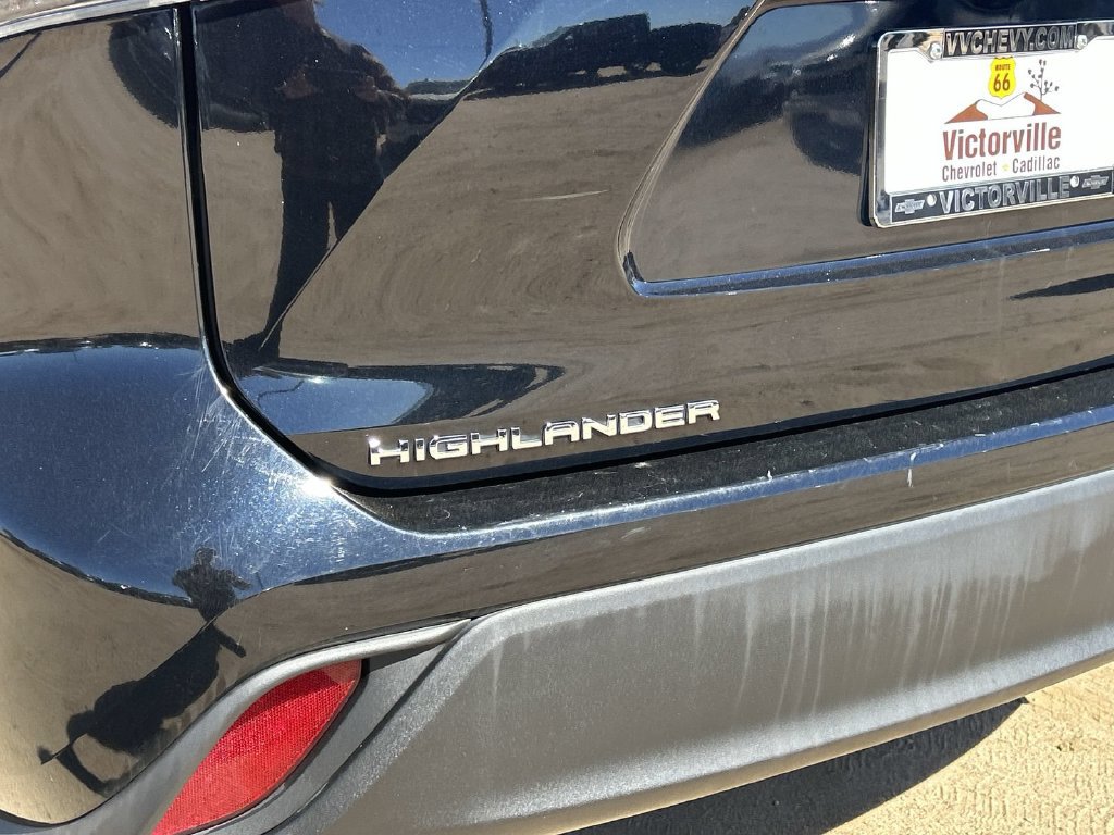 Used 2025 Toyota Highlander LE AWD/4WD image 35