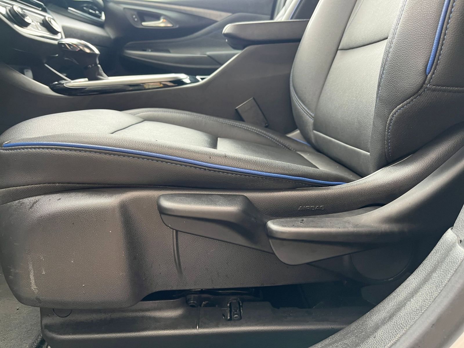 Used 2025 Buick Envista Sport Touring image 22