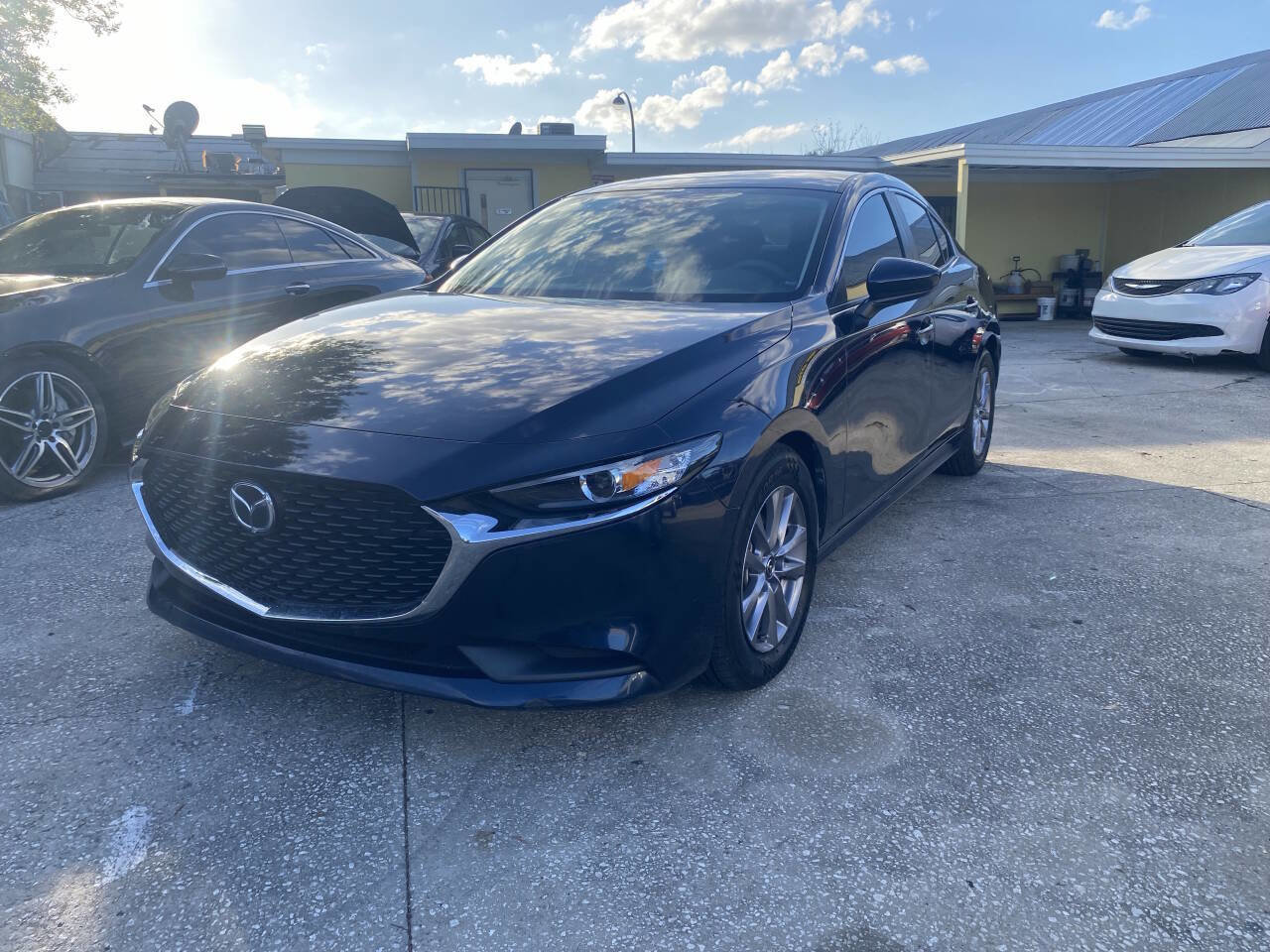 Used 2022 MAZDA MAZDA3 s image 1