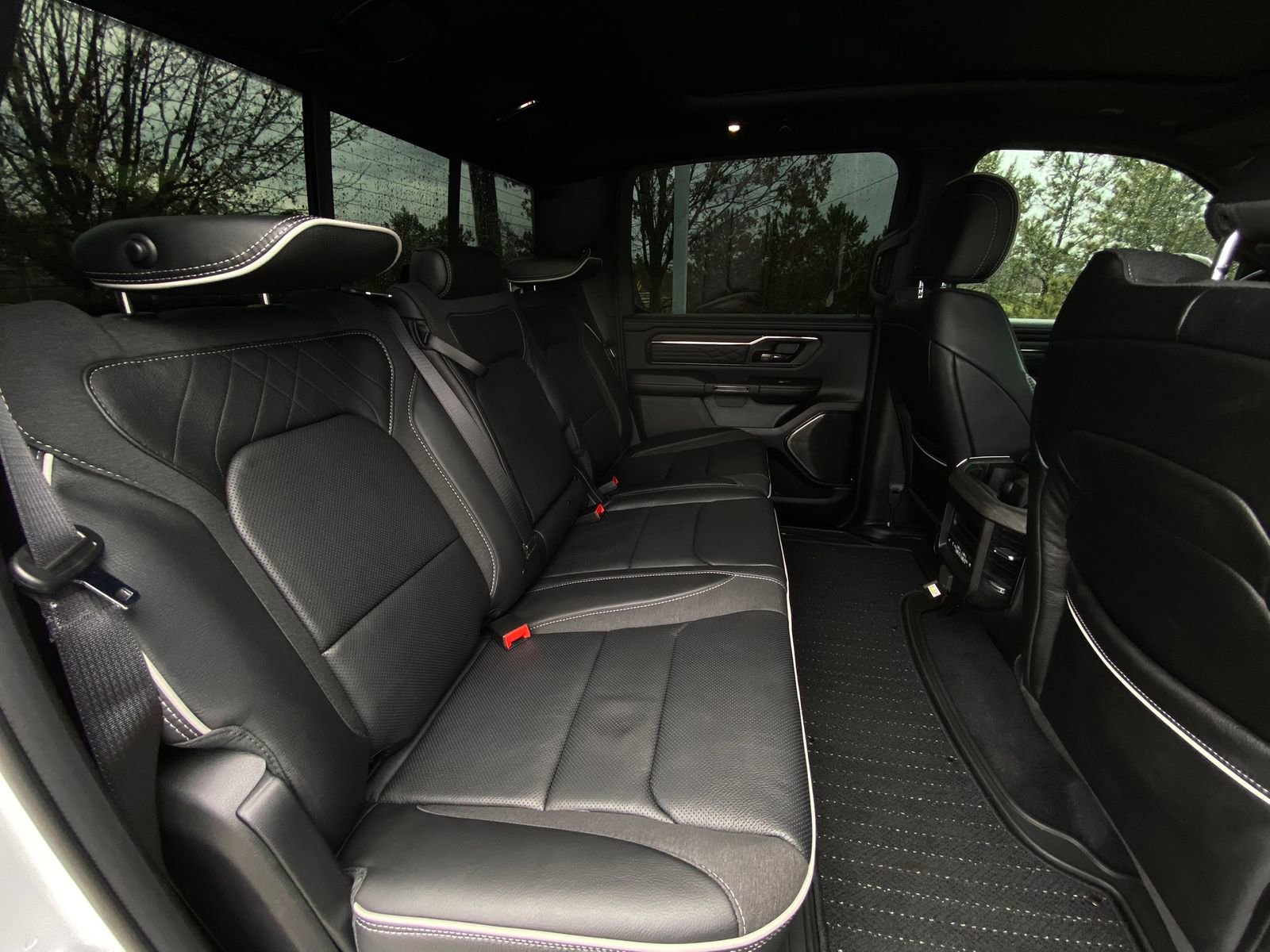 Used 2025 RAM 1500 Limited w/ Body Color Bumper Group image 33