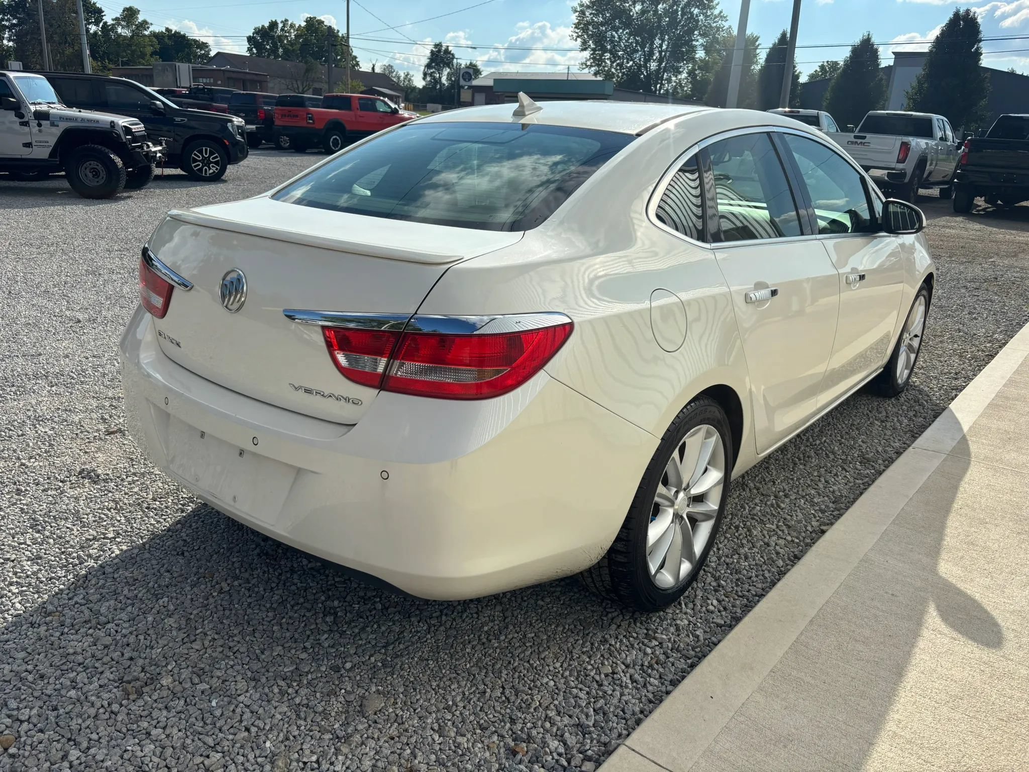 Used 2012 Buick Verano Leather FWD image 8
