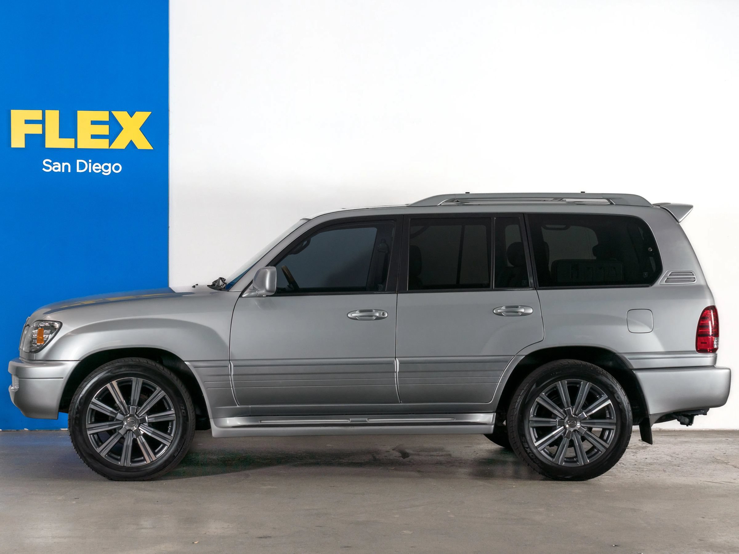 Used 2006 Lexus LX 470 4WD image 2