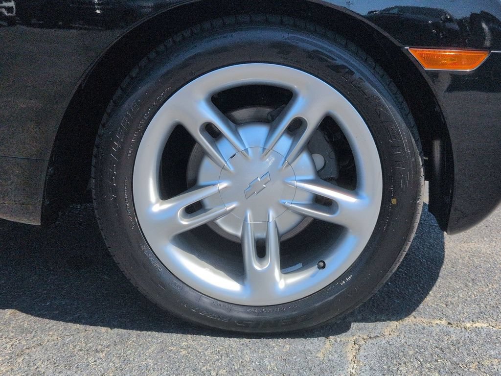 Used 2003 Chevrolet SSR RWD image 9