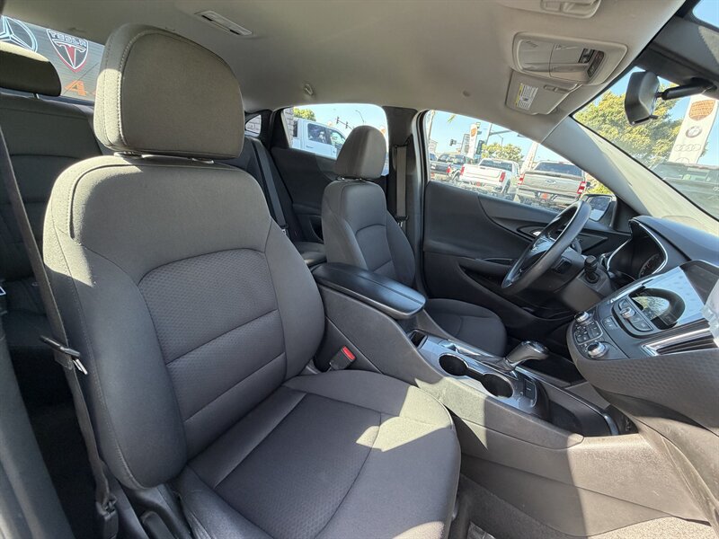 Used 2020 Chevrolet Malibu LT FWD image 34