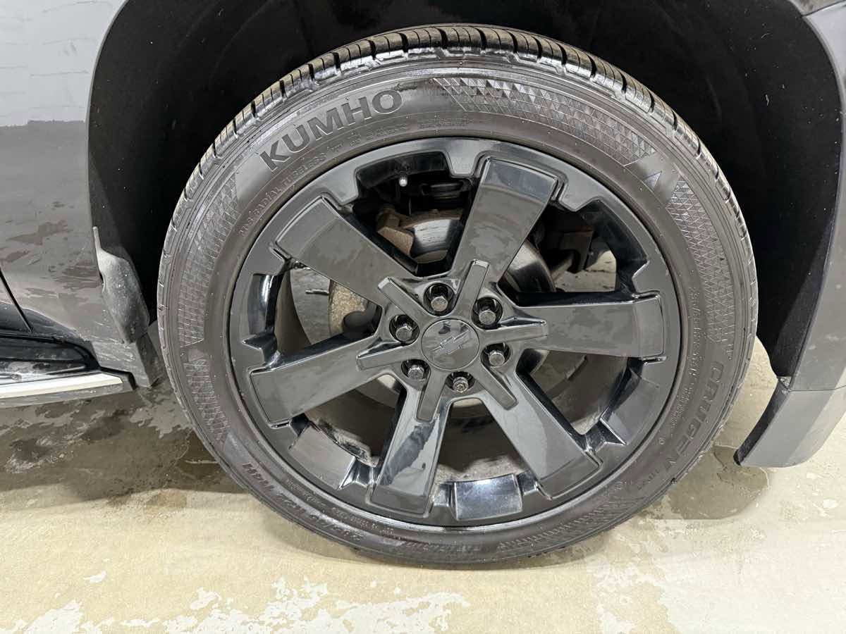 Used 2020 Chevrolet Suburban Premier image 6