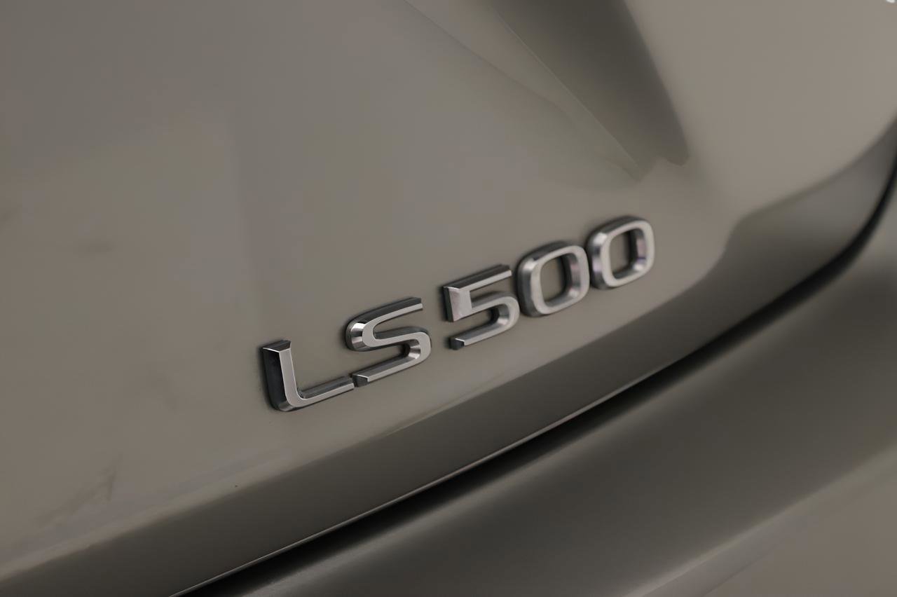 Used 2018 Lexus LS 500 w/ Interior Upgrade Package RWD image 19