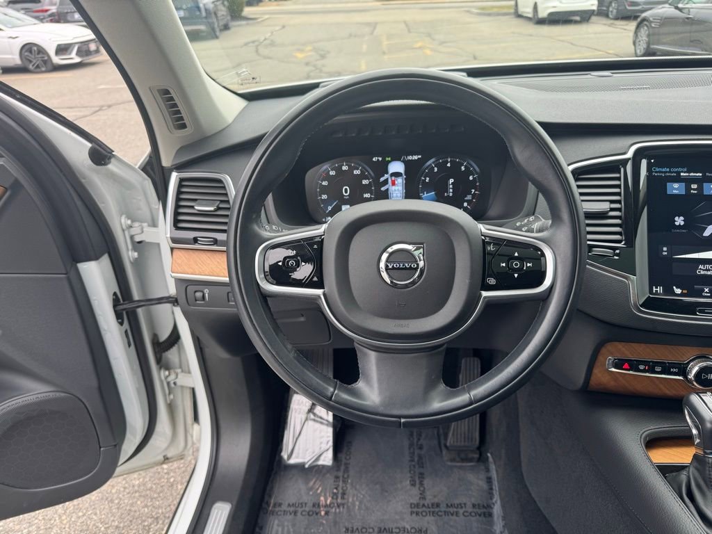 Used 2022 Volvo XC90 T6 Momentum w/ Advanced Package image 12