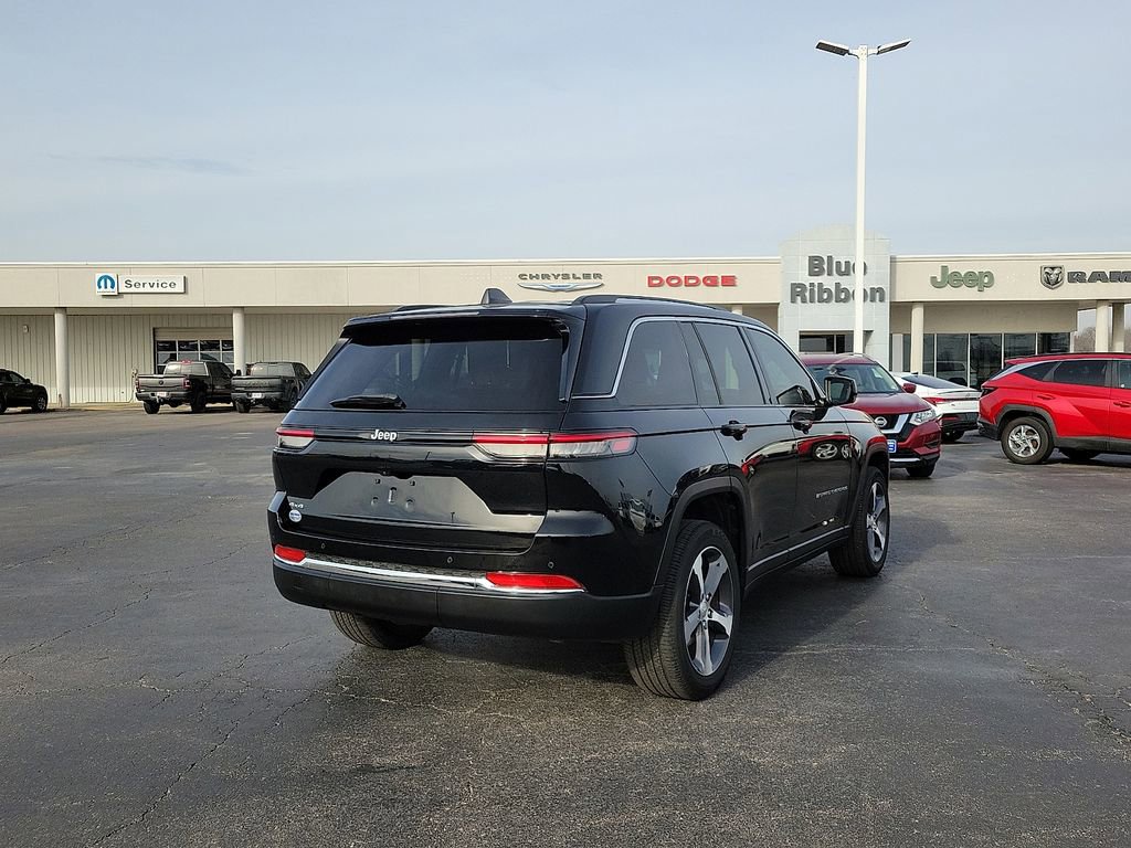 Used 2023 Jeep Grand Cherokee Limited AWD/4WD image 5