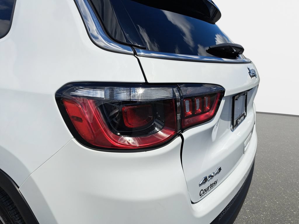 Certified 2023 Jeep Compass Limited AWD/4WD image 32