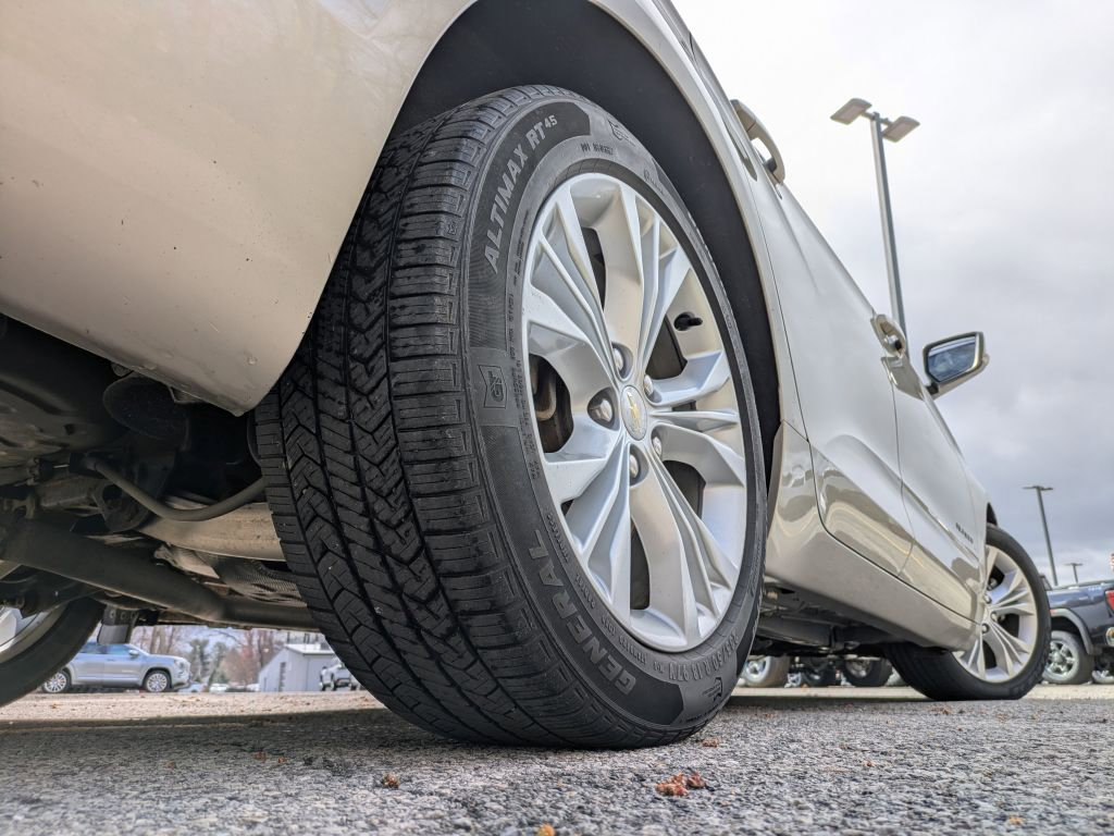 Used 2014 Chevrolet Impala LT w/ Convenience Package image 38