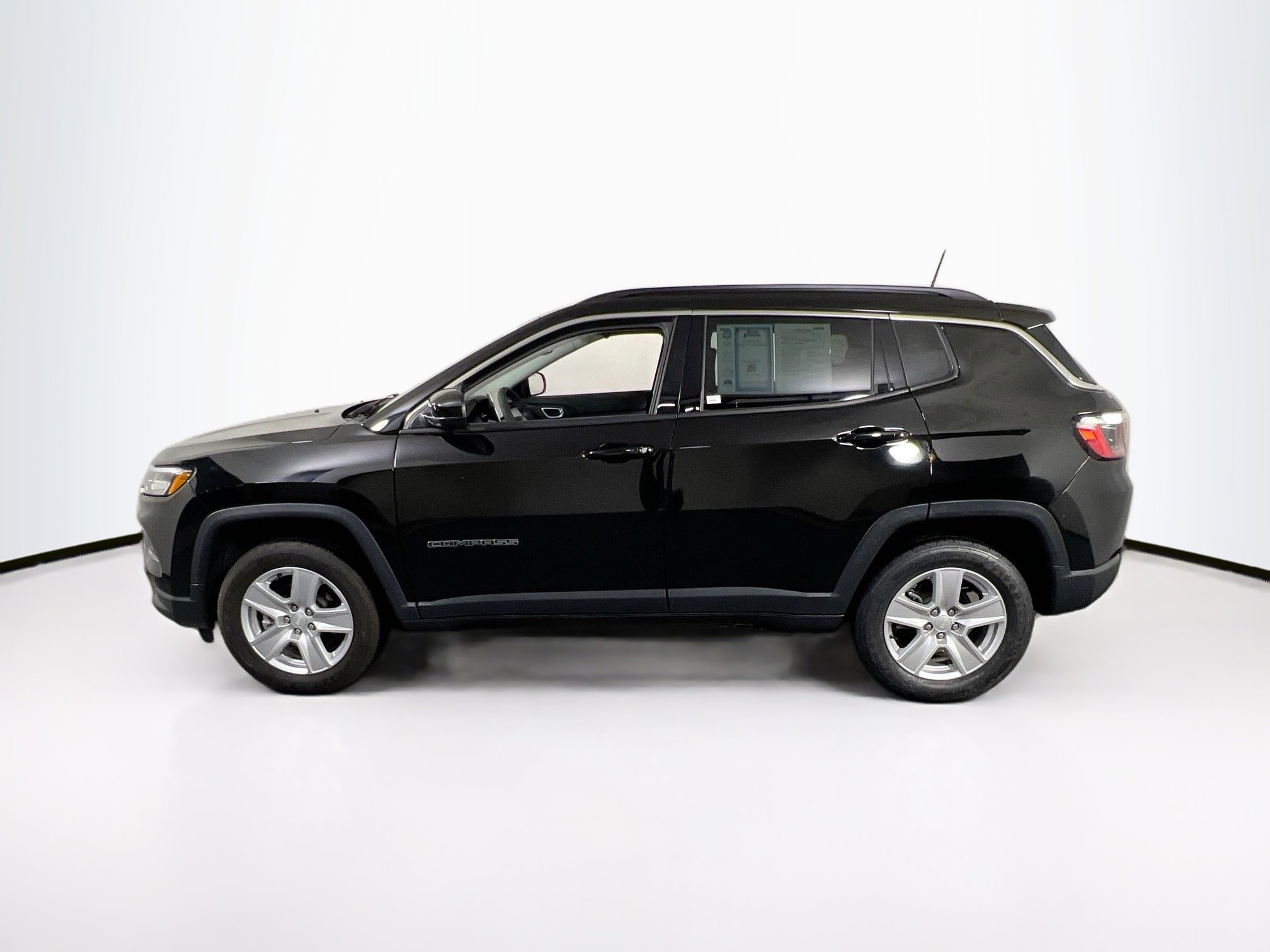 Used 2022 Jeep Compass Latitude image 8
