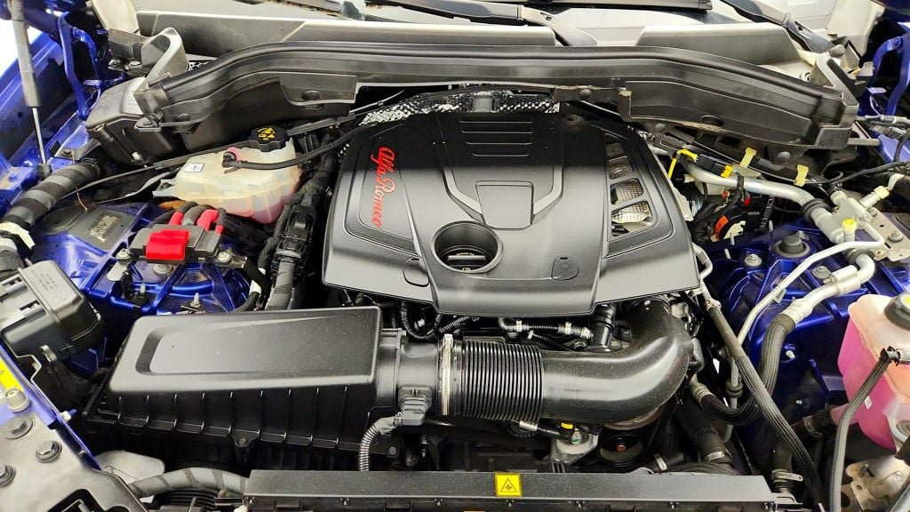 Used 2022 Alfa Romeo Stelvio Ti AWD/4WD image 28