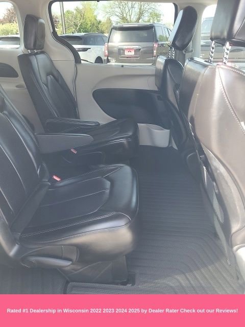 Used 2023 Chrysler Pacifica Touring-L FWD image 26