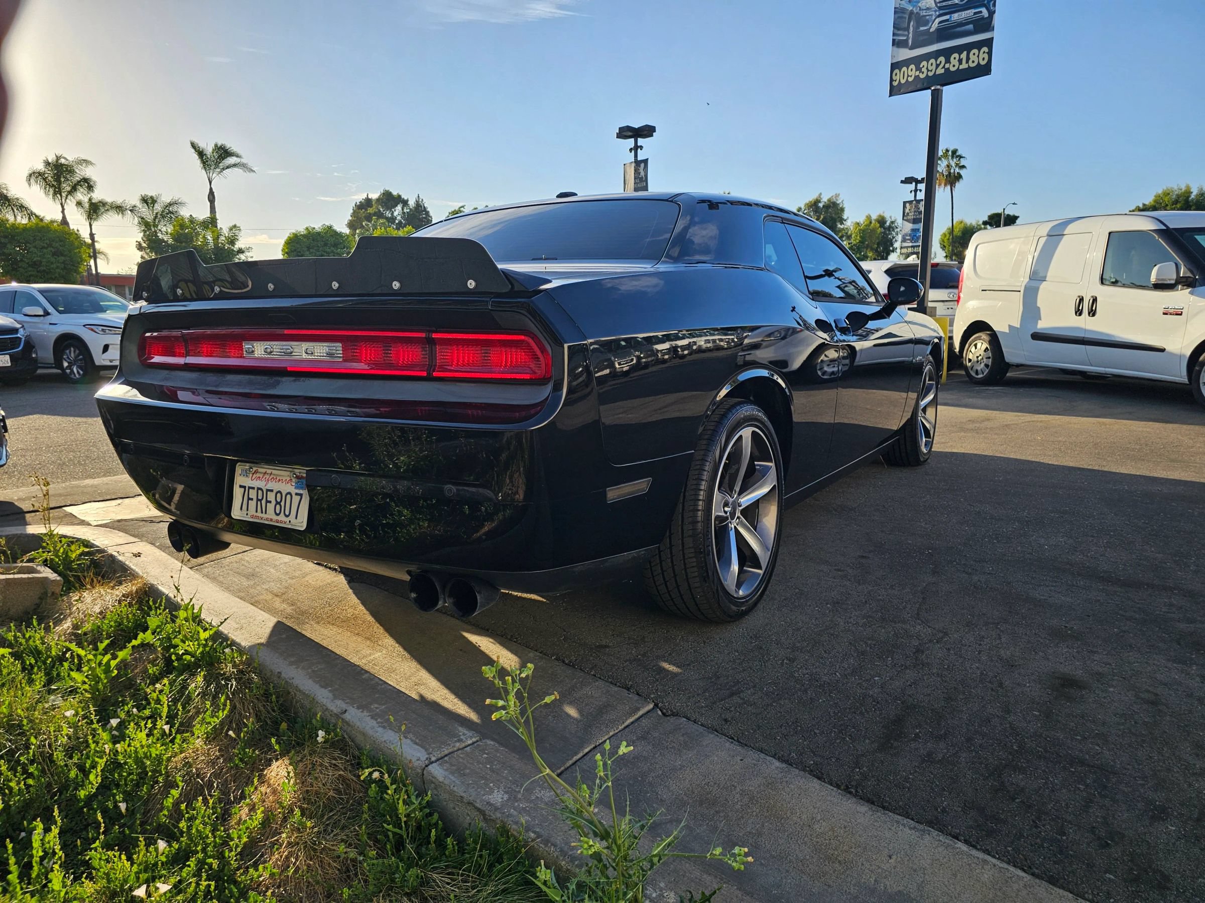 Used 2014 Dodge Challenger SXT RWD image 5
