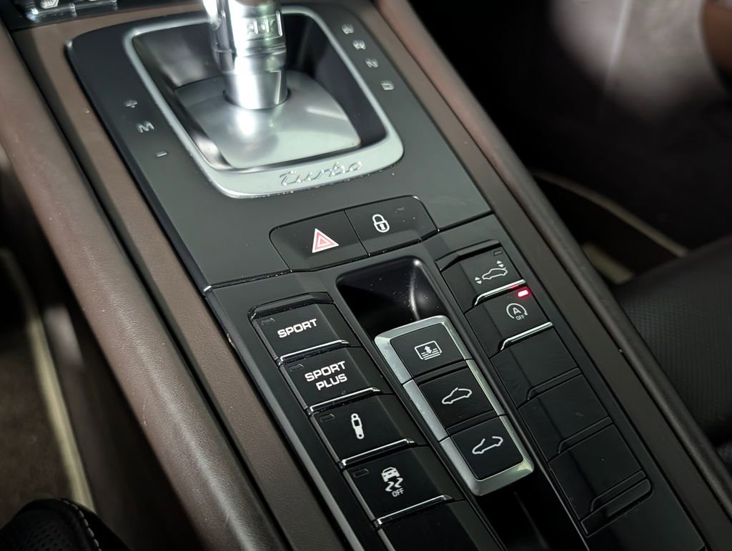 Used 2015 Porsche 911 Turbo image 32