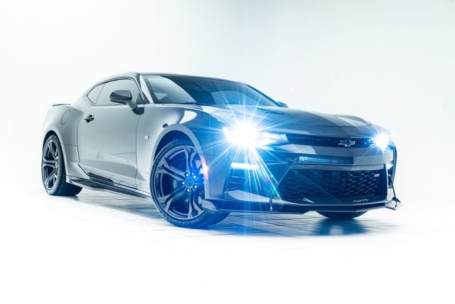Used 2017 Chevrolet Camaro SS RWD image 5