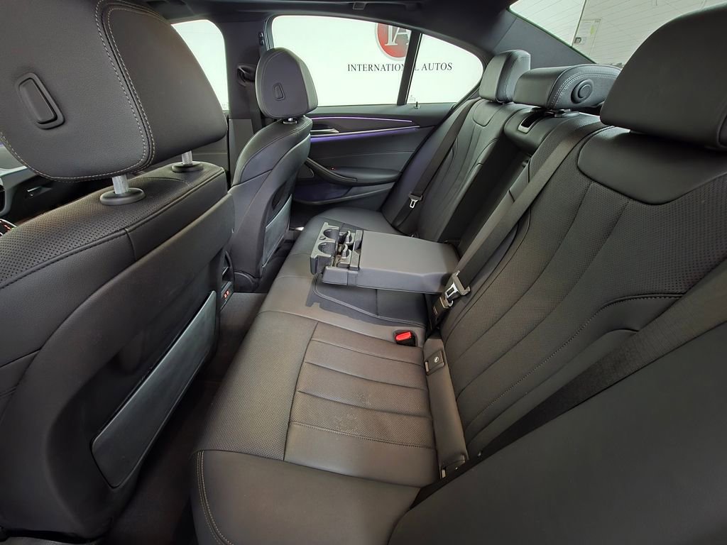 Used 2022 BMW 530i xDrive w/ M Sport Package image 13