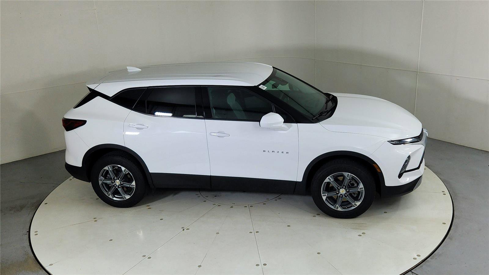 Used 2023 Chevrolet Blazer LT image 42