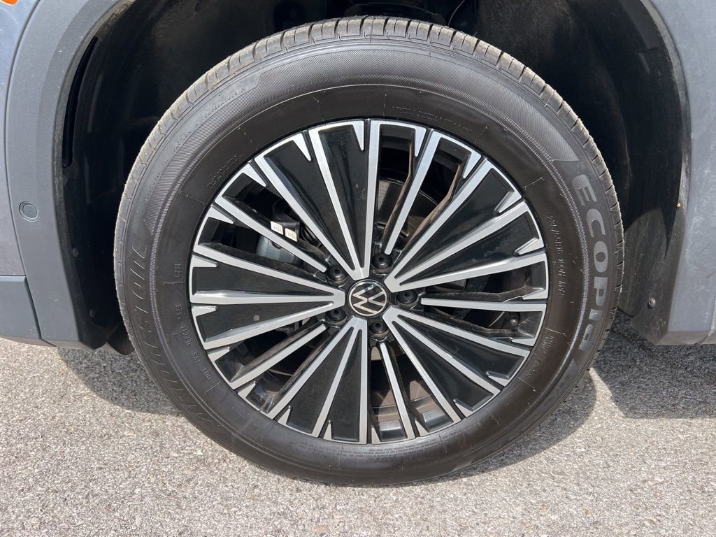 Used 2025 Volkswagen Tiguan S w/ 18" Wheel Package FWD image 8